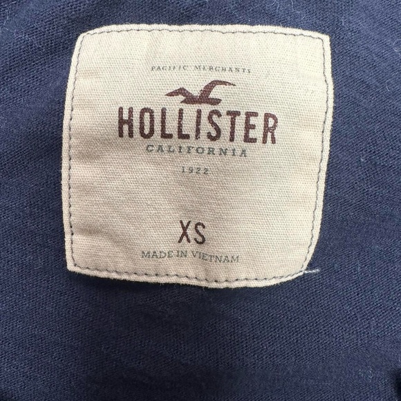Hollister XS V-Neck Long Tee ‎♡₊˚ 🦢・₊✧ - Picture 7 of 7